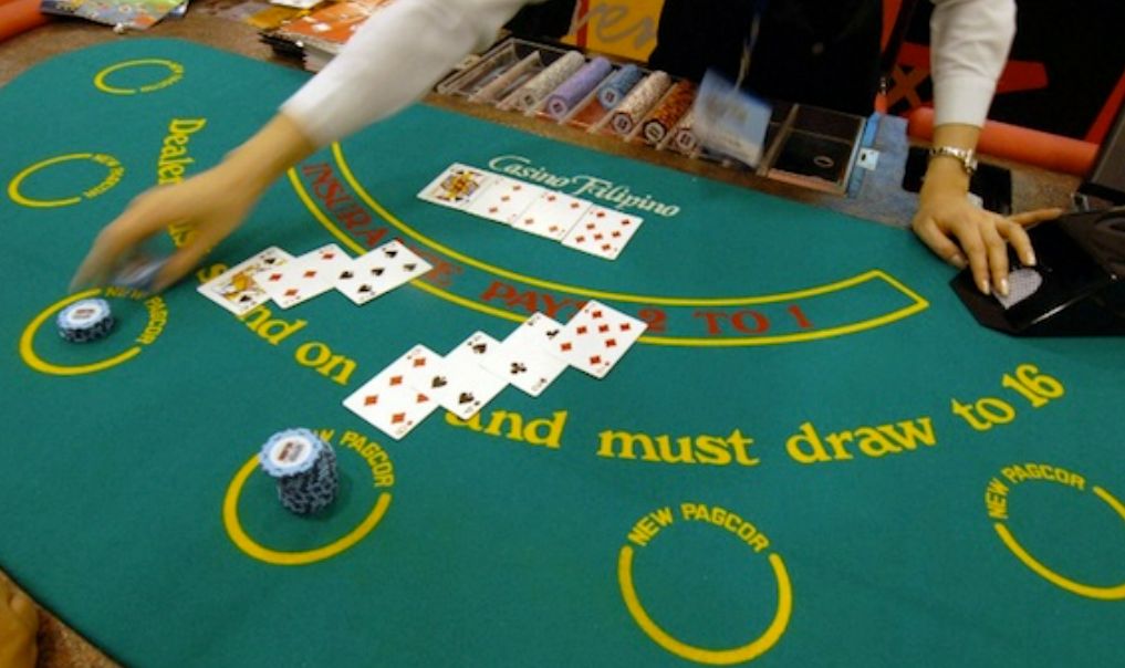 ایک اکاؤنٹ بنائیں یا Seven Feathers کیسینو میں لاگ ان کریں۔